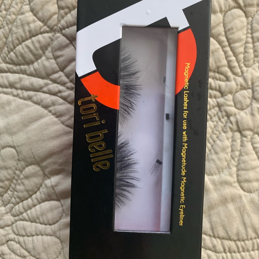 Magnetic Lashes View 2